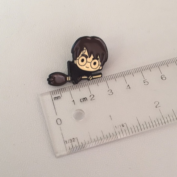 ๐50% OFF/3+...Harry Potter Flying Broom Pin (Harry Potter) - Picture 5 of 6